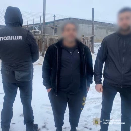 В Одесі іноземців підозрюють у продажі фальшивих доларів. Фото: Нацполіція