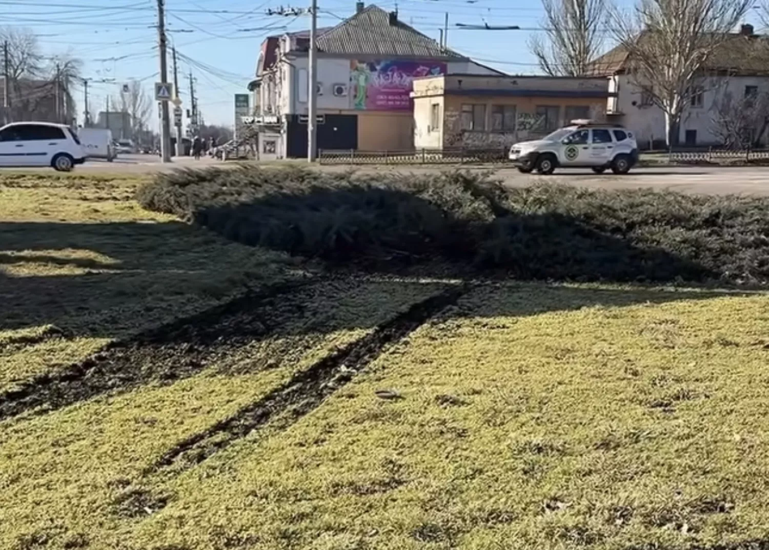 Наслідки аварії на Аркасівському кільці у Миколаєві, в ніч на 9 березня. Скриншот