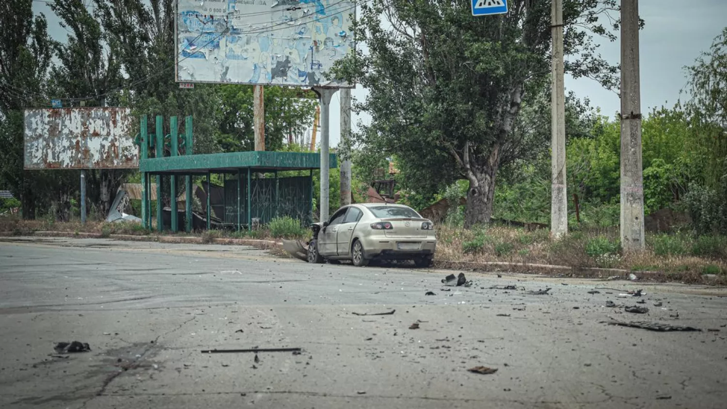 Росіяни вдарили дроном по авто у Херсоні. Фото: Суспільне Херсон, для ілюстрації