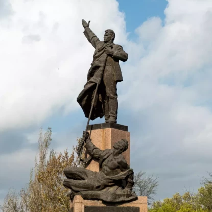 Пам’ятник жертвам збройних конфліктів періоду української революції (Безсмертним борцям за владу Рад), фото «НикВести»