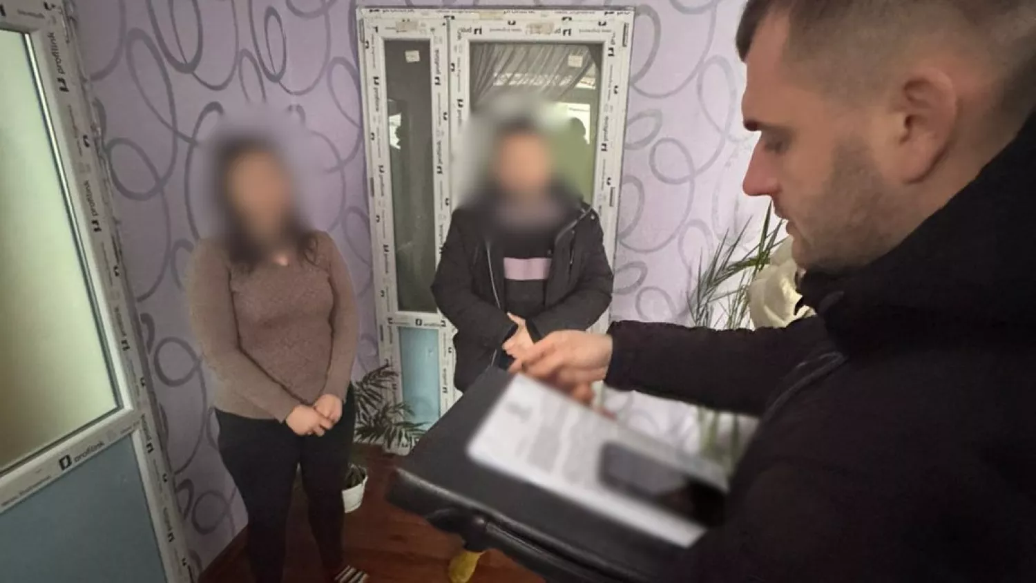 Поліція повідомила про підозру бухгалтерці відділу освіти через збитки бюджету. Фото: ГУНП в Одеській області