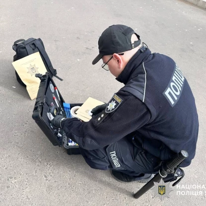 У Миколаєві затримали чоловіка, який напав з ножем на правоохоронця та військового. Фото: Нацполіція