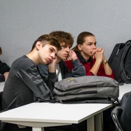 Учні Миколаївського ліцею №55 під час очних уроків. Фото: Анна Гакман / МикВісті