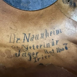 Митники знайшли у посилці до США шолом прусського офіцера 1915 року. Фото: Київська митниця