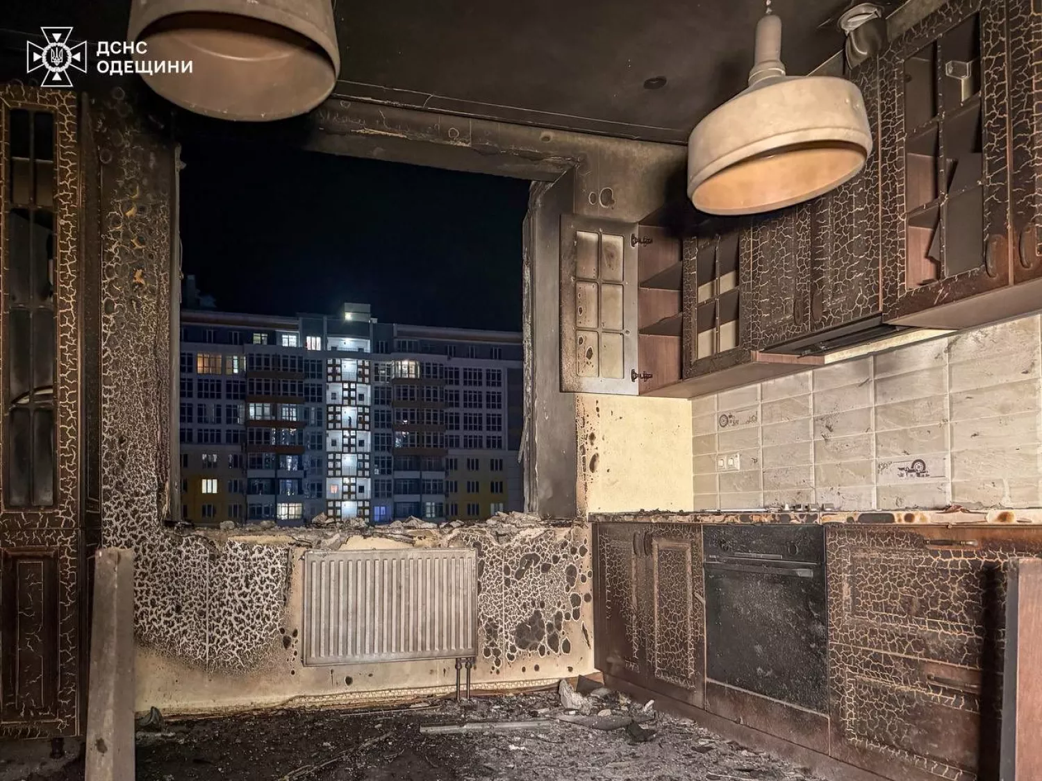 Наслідки обстрілу Одеси 19 березня. Фото: ДСНС