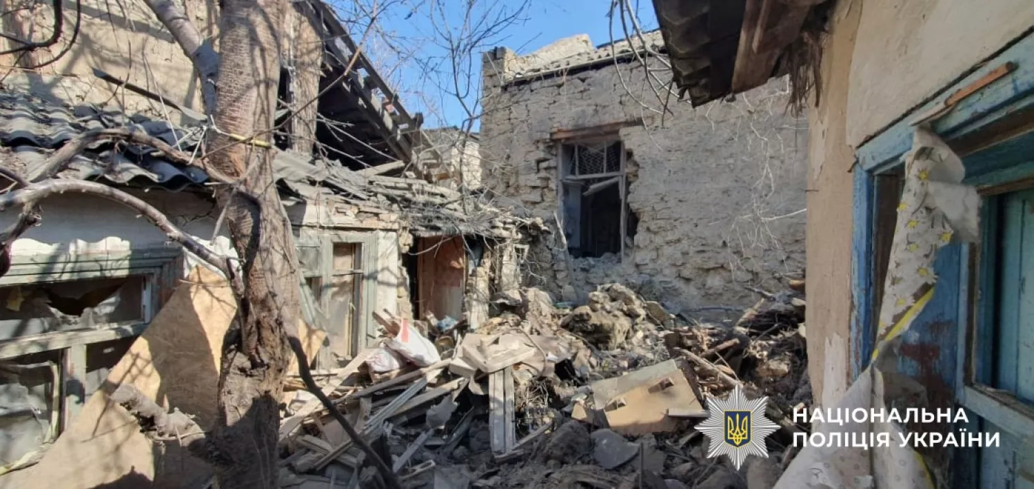 Наслідки обстрілу Херсонщини. Фото: Нацполіція