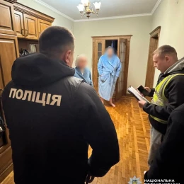 Поліцейські документують схеми привласнення коштів з бюджету. Фото Нацполіції