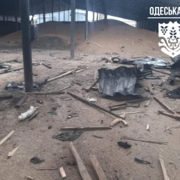 На Одещини внаслідок атаки БпЛА пошкоджено фермерське господарство. Фото: ОВА