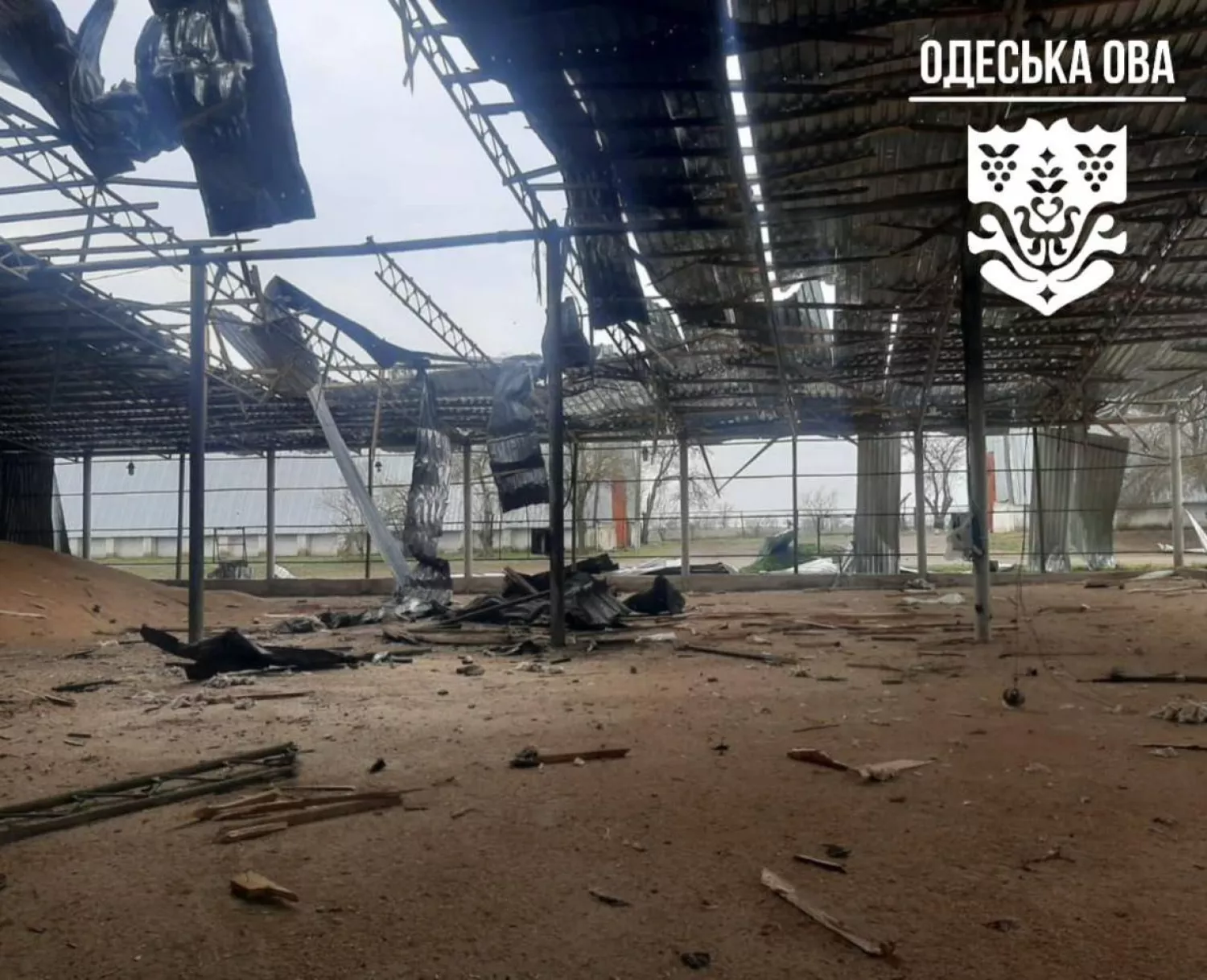 На Одещини внаслідок атаки БпЛА пошкоджено фермерське господарство. Фото: ОВА