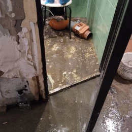 У Миколаєві мешканці будинку скаржаться на затоплення квартир фекаліями. Фото МикВісті надала власниця квартири