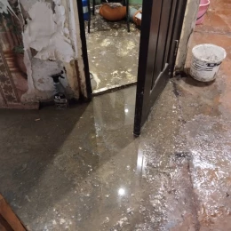 У Миколаєві мешканці будинку скаржаться на затоплення квартир фекаліями. Фото МикВісті надала власниця квартири