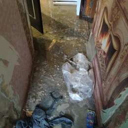 У Миколаєві мешканці будинку скаржаться на затоплення квартир фекаліями. Фото: Наталія Сергієнко