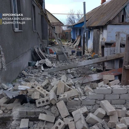 Наслідки атак по Херсону. Фото: Херсонська МВА