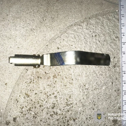 У Миколаєві чоловік кинув гранату у двір багатоповерхівки. Фото: Нацполіція