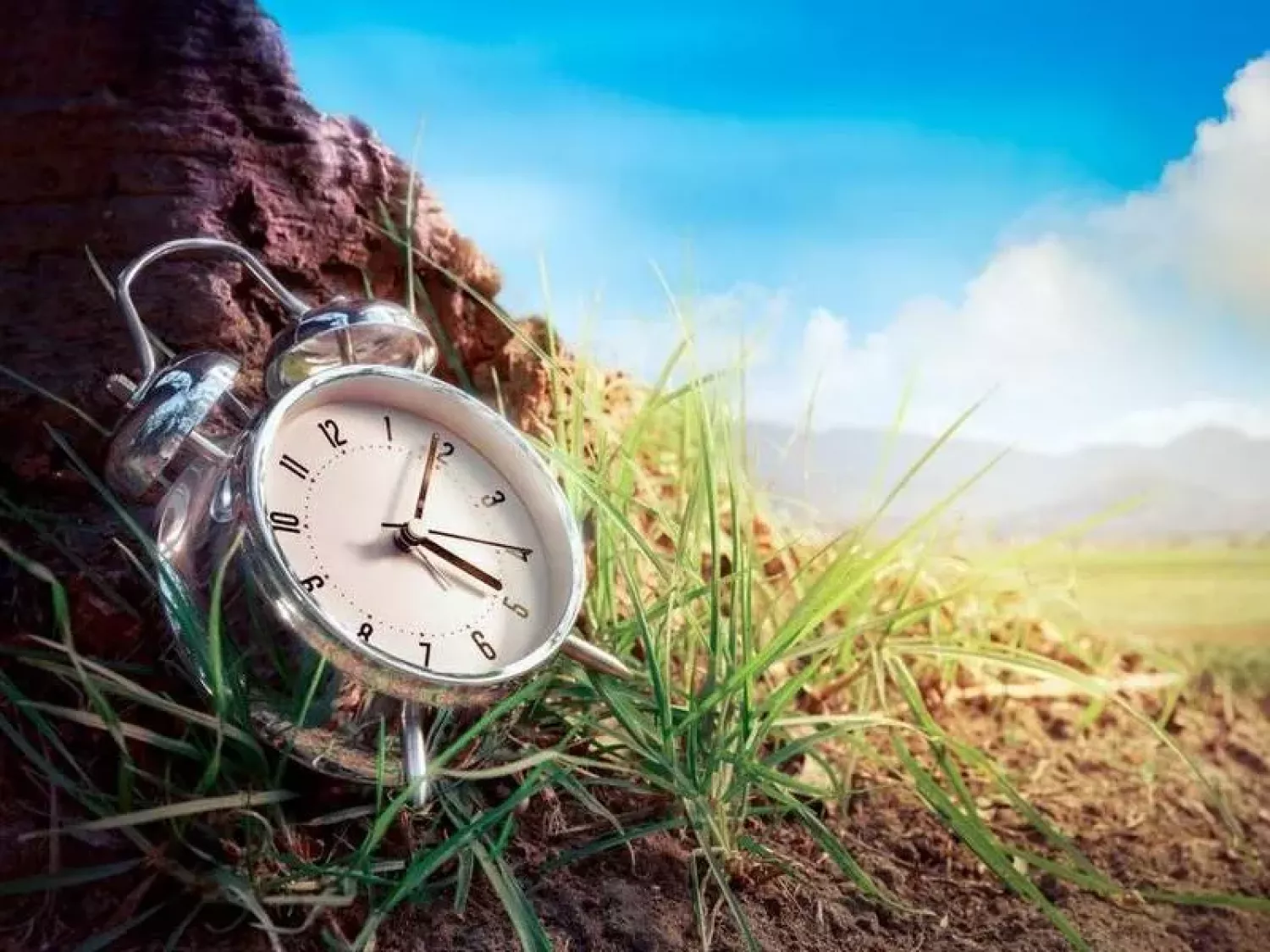 Коли в Україні переводять годинники на літній час. Фото: bug.org.ua