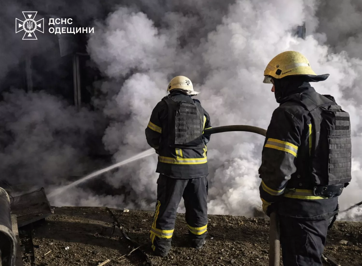 Наслідки обстрілу Одещини 26 березня. Фото: ДСНС