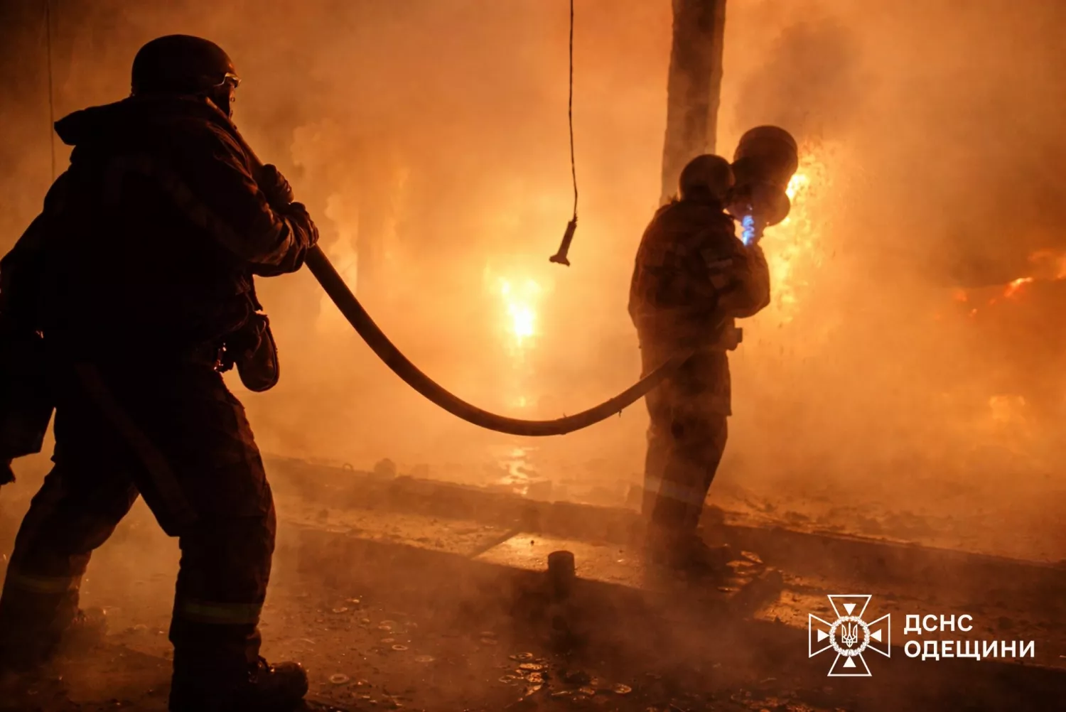 Наслідки обстрілу Одещини 26 березня. Фото: ДСНС