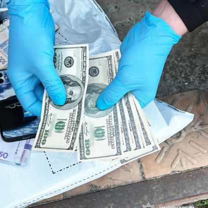 У Миколаєві затримали військових ТЦК за підозрою у хабарі. Фото: Нацполіція