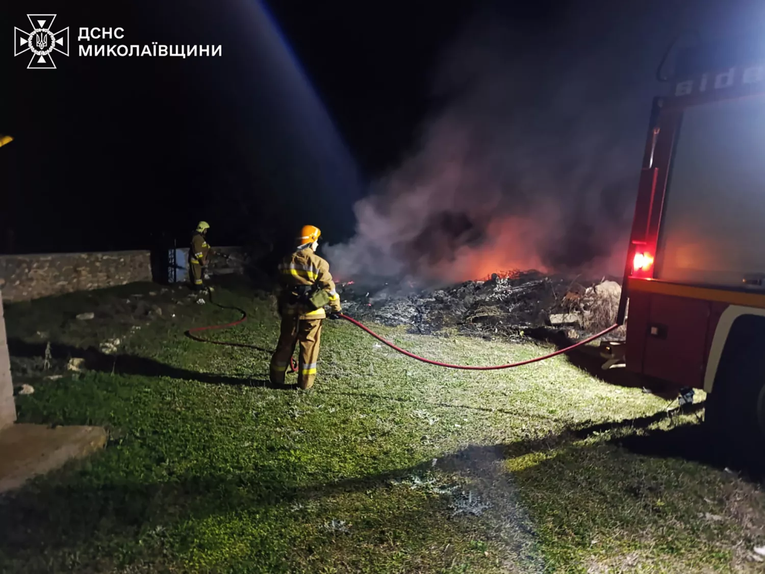 За добу на Миколаївщині вигоріло 2 гектари очерету та сухої трави, фото: ГУ ДСНС в Миколаївській області