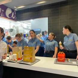 У Миколаєві після 4 років перерви відкрився МакДональдз. Фото: Анна Гакман / МикВісті