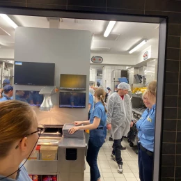 У Миколаєві після 4 років перерви відкрився МакДональдз. Фото: Анна Гакман / МикВісті