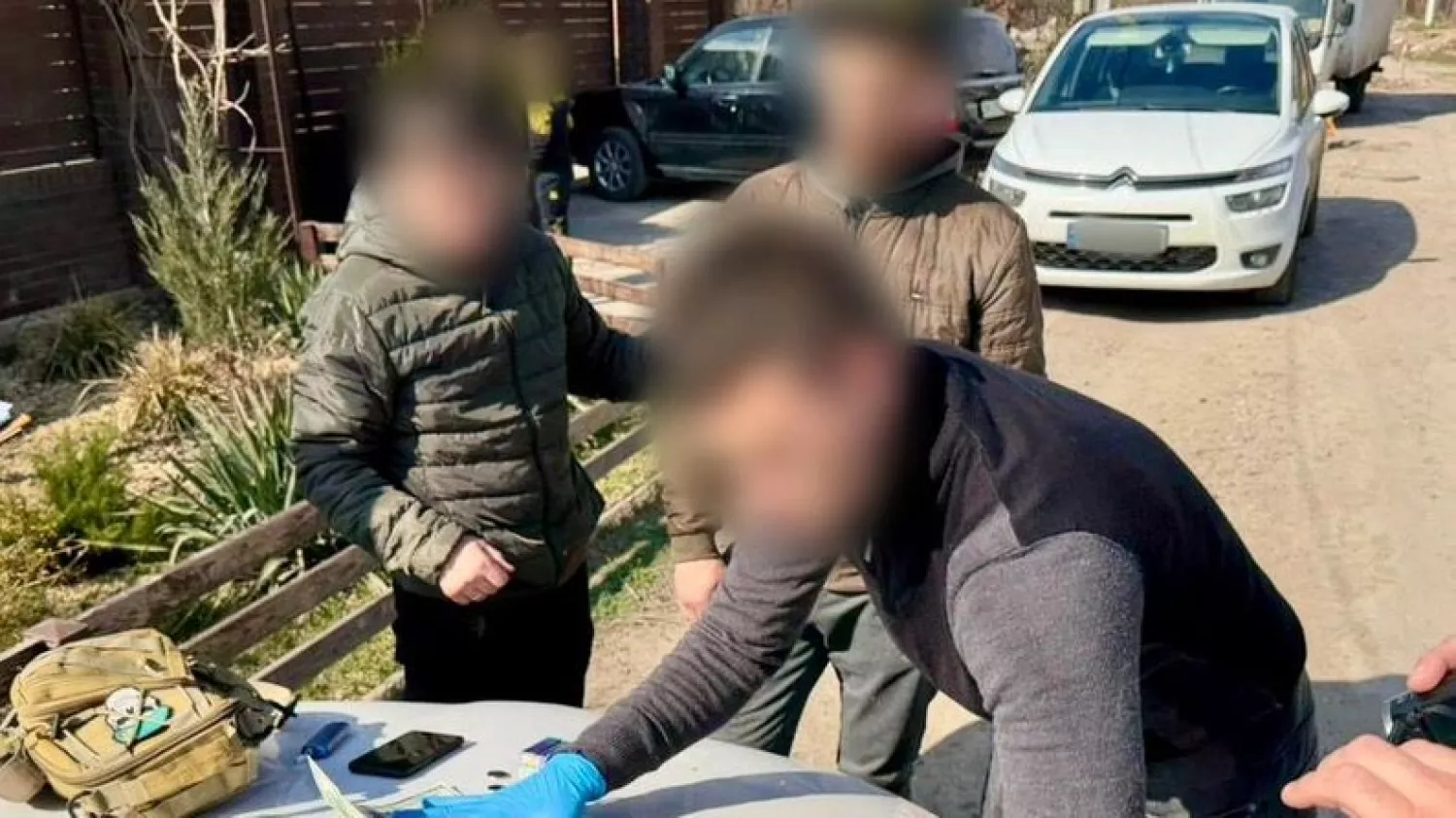 Затримання військового, підозрюваного у зловживанні впливом. Фото: ГУНП в Одеській області