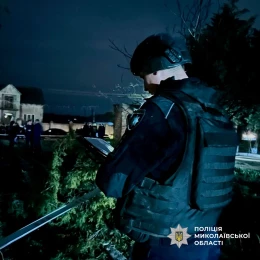 Правоохоронці фіксують наслідки атаки. Фото поліції Миколаївської області