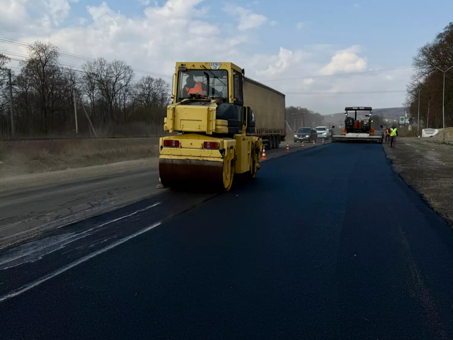 Ремонт доріг в Україні. Фото: Міністерство розвитку громад та територій