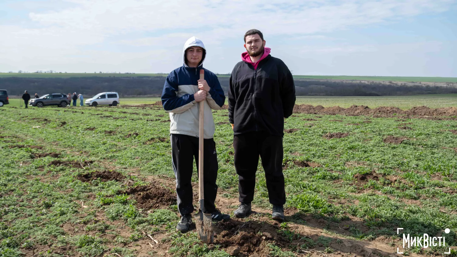У Радсадівській громаді на розмінованих землях висаджують виноградники. Фото: Даріна Мельничук / МикВісті