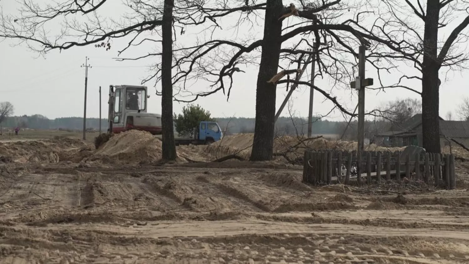 На Рівненщині українсько-польська експедиція не знайшла масових поховань. Фото: Суспільне. Рівне