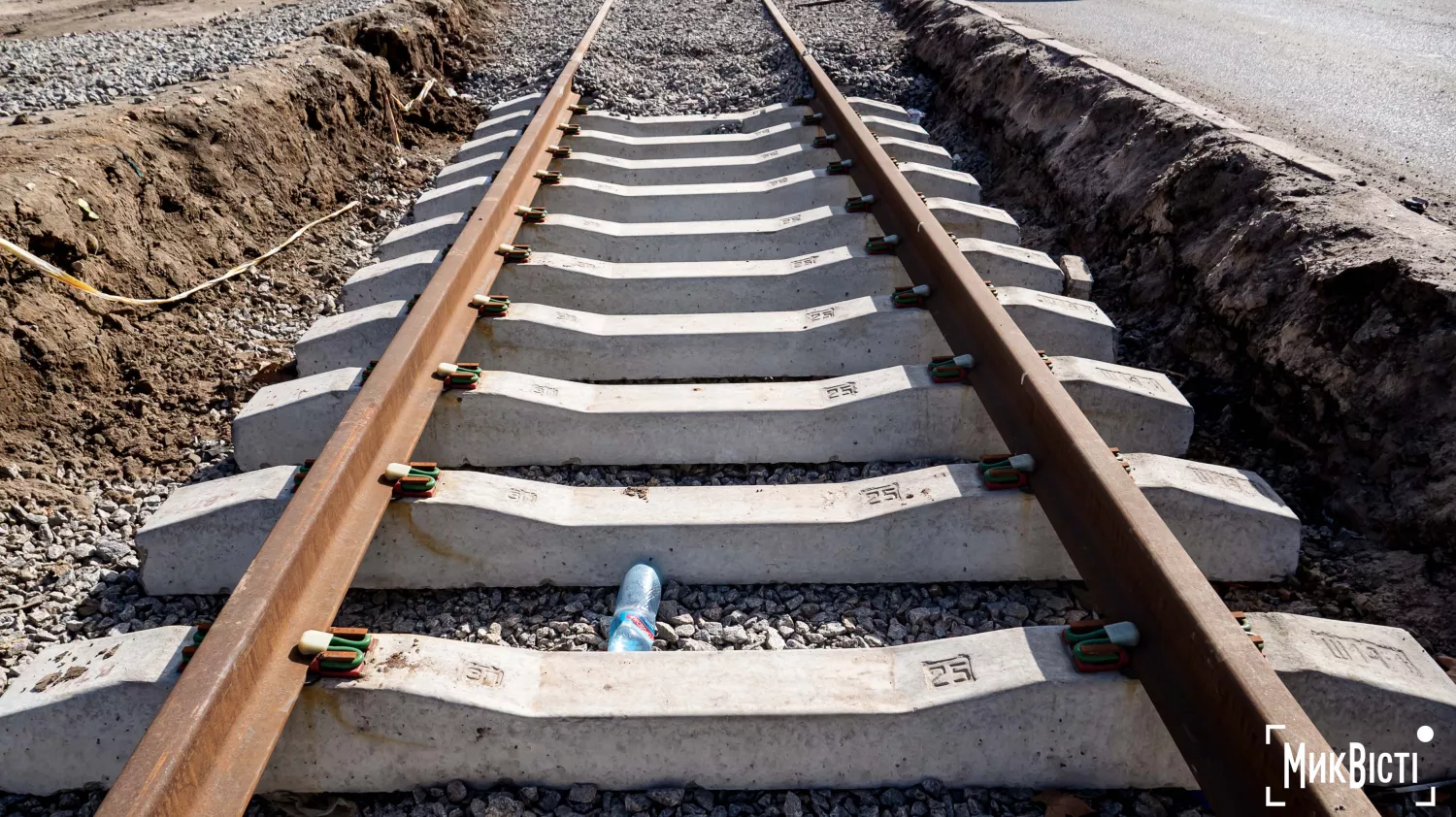 Ремонт трамвайної колії вздовж вулиці 6 Слобідська у Миколаєві, 4 березня 2026 рік. Фото: Сергій Овчаришин, «НикВести»