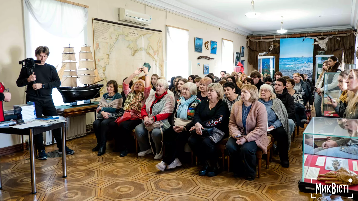 У Миколаєві відбулася презентація книги спогадів про війну. Фото: НикВести