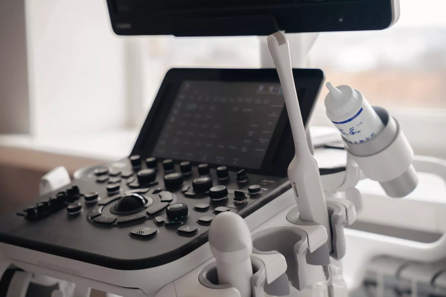 У миколаївській лікарні №1 встановили новий УЗД-апарат для гінекологічного відділення. Фото: ЮНОПС Україна