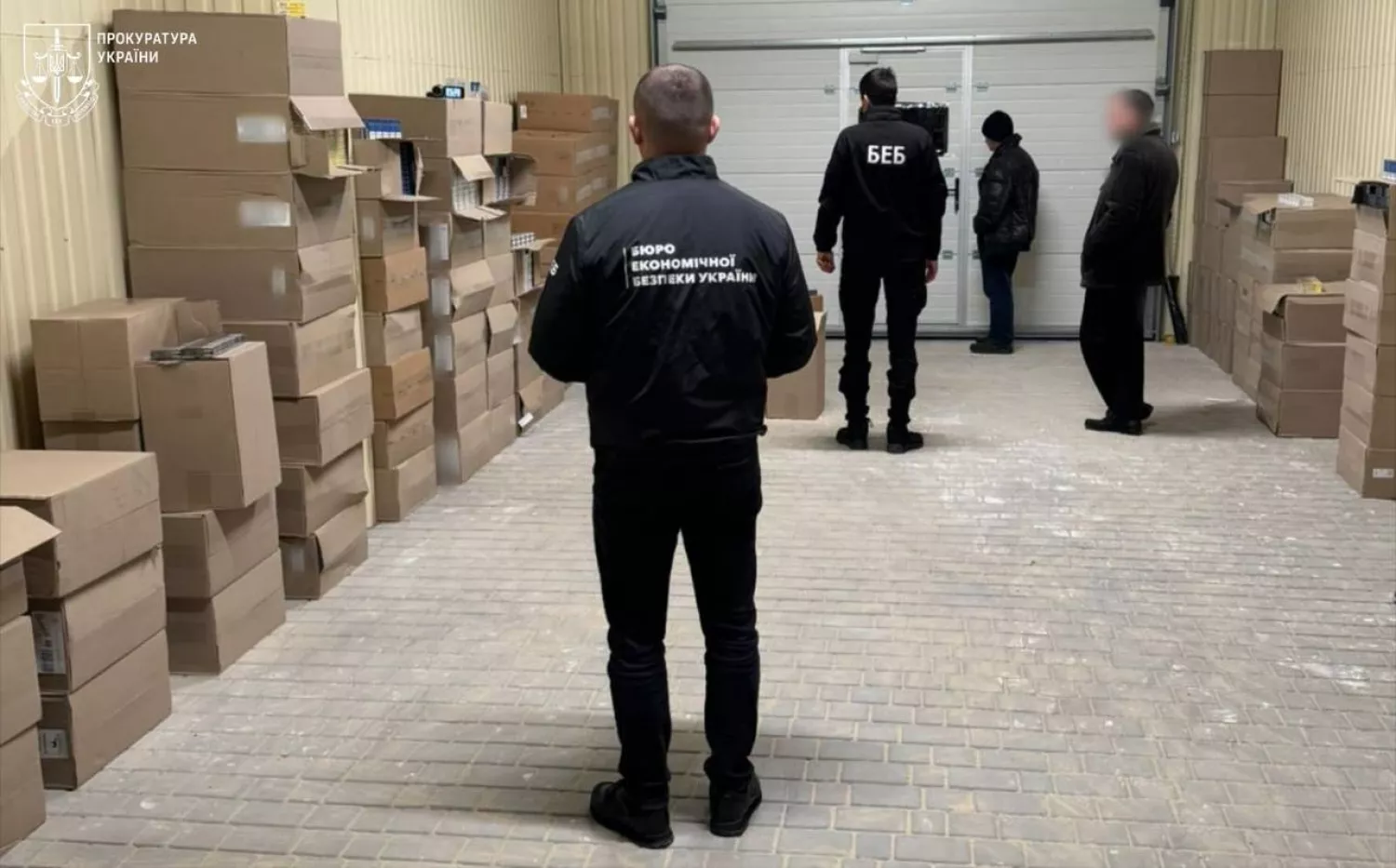 В Одесі продавця сигарет без акцизу посадили на 4 роки. Фото: Прокуратура Одеської області