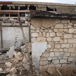 Через атаки російських дронів по Миколаєву постраждали троє людей. Фото: ДСНС