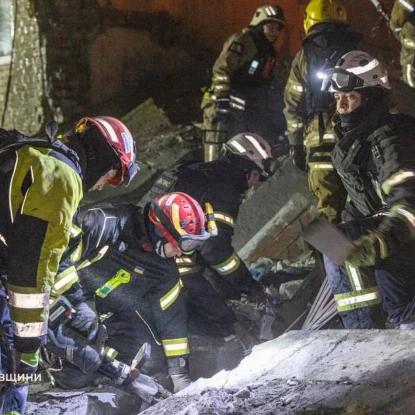 Ракетний удар по Харкову 7 березня 2026 року. Фото: ДСНС