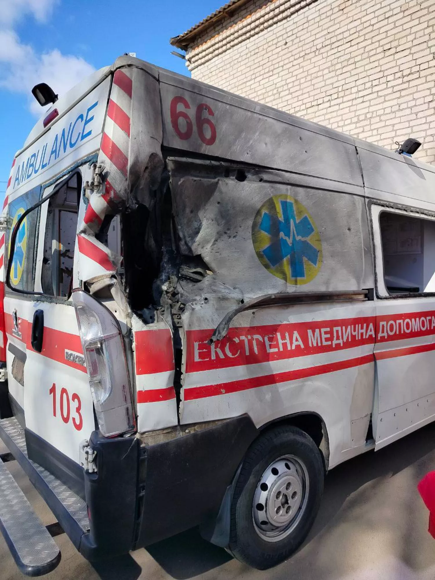 Росіяни атакували дроном &laquo;швидку&raquo; на Миколаївщині. Фото: Миколаївська ОВА