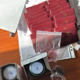 СБУ заявила про викриття схеми із виробництва та продажу підроблених посвідчень. Фото: СБУ