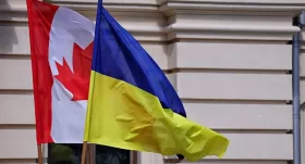 Канада продовжила дозвіл для українців на екстрені поїздки. Фото: Getty images