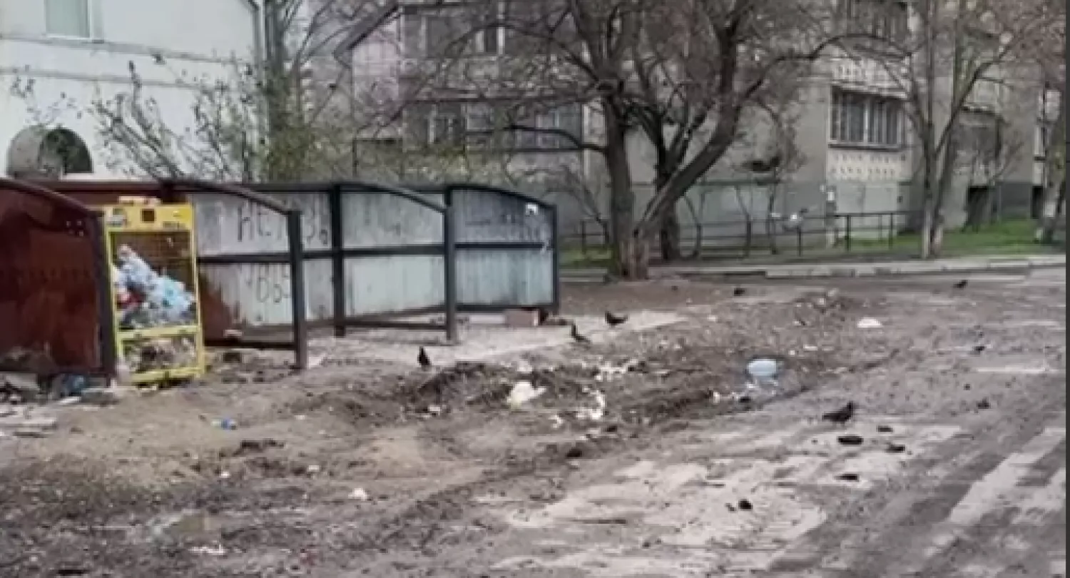 Пустий майданчик без баків 