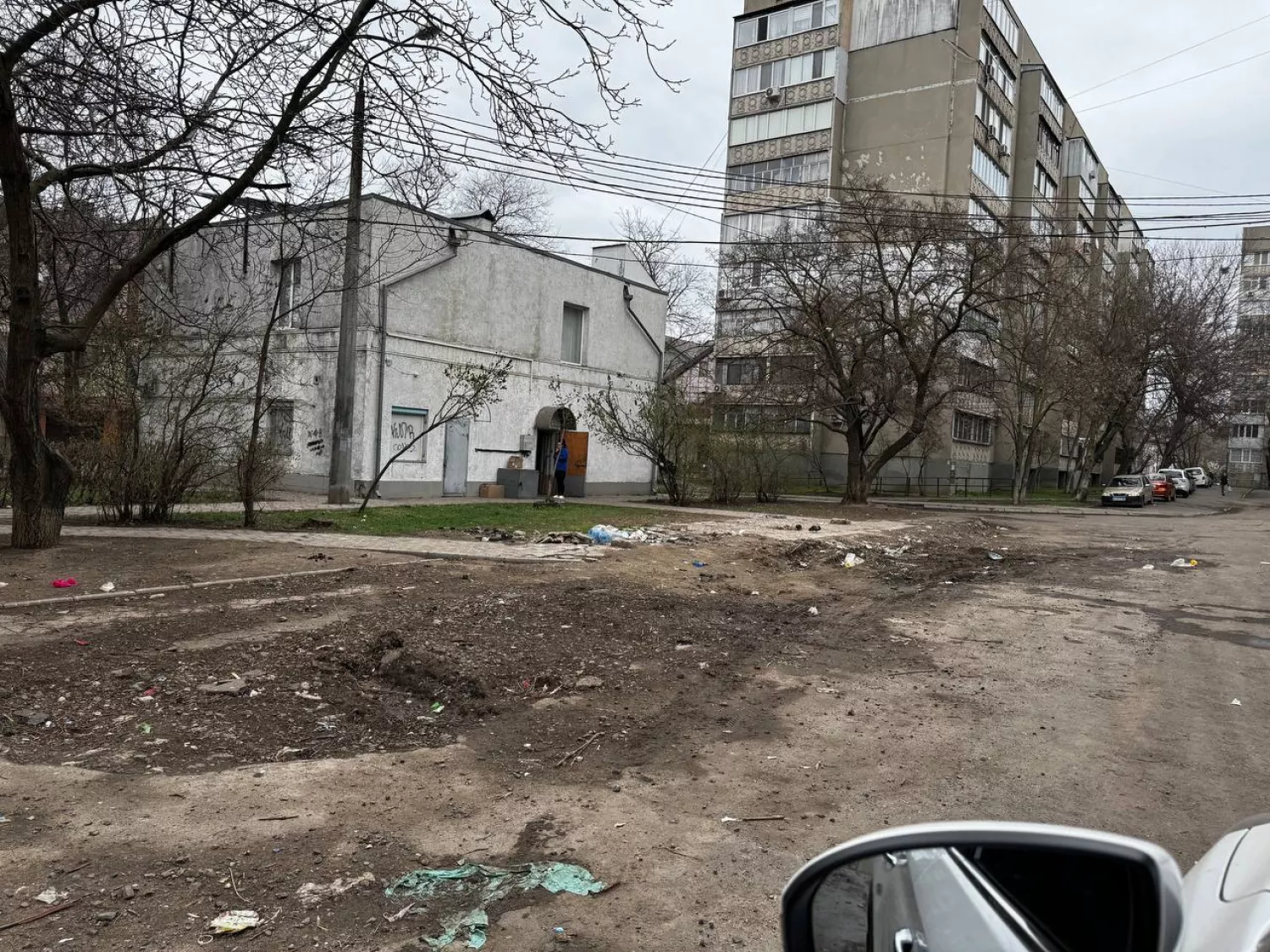 Комунтранс демонтував майданчик для розміщення баків. Фото голови ОСББ Олега Зорьки