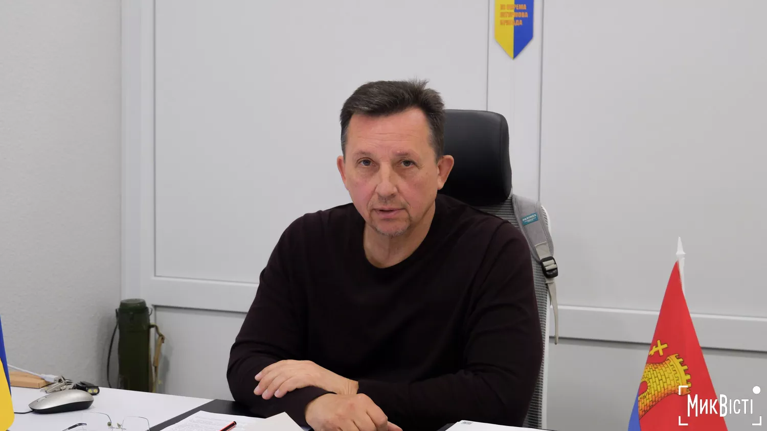 Мер Очакова Сергій Бичков у власному кабінеті, фото «НикВести»