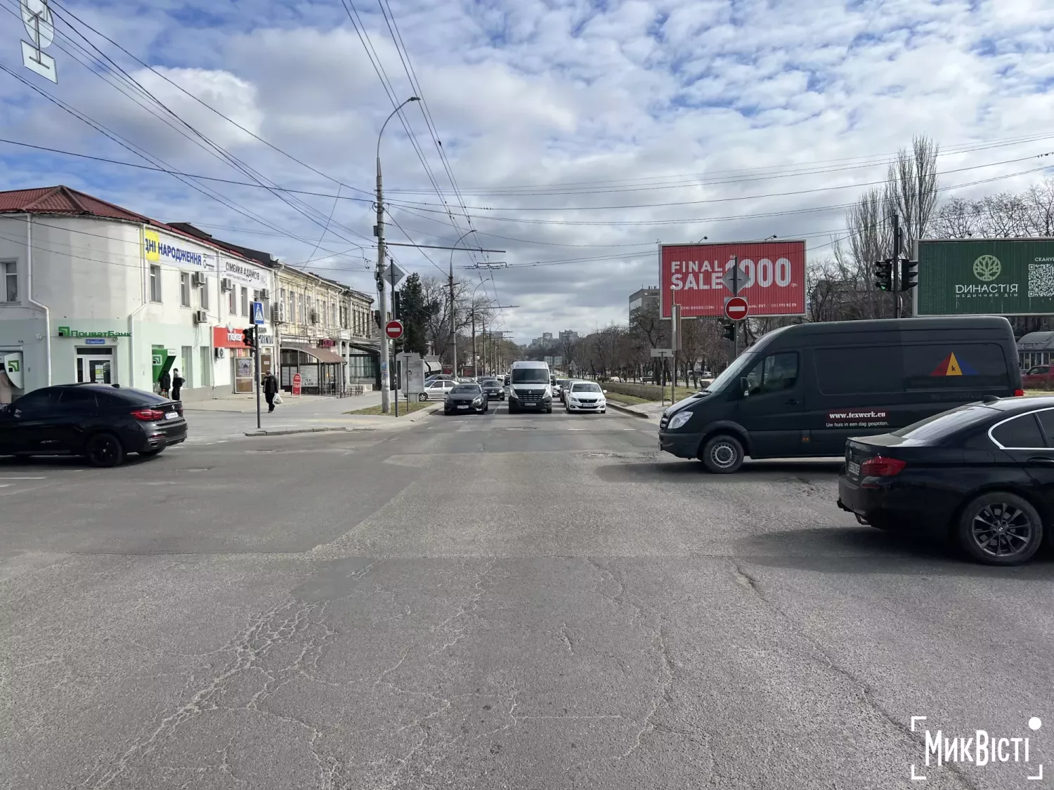 У Миколаєві витратили 260 тис. грн на оренду техніки, хоча механізованого прибирання не проводили. Фото: НикВести