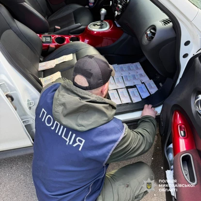 Затримання на хабарі керівник комунального підприємства у Миколаєві: фото Поліції Миколаївської області