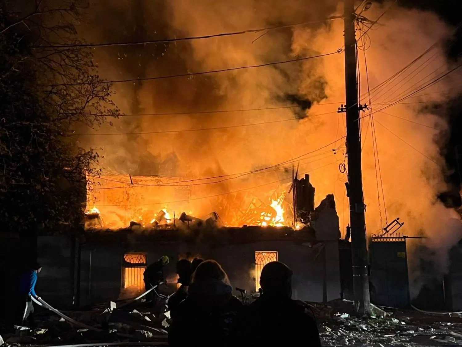 Наслідки російських обстрілів в Одесі, 11 квітня 2026 року. Фото: Одеська МВА