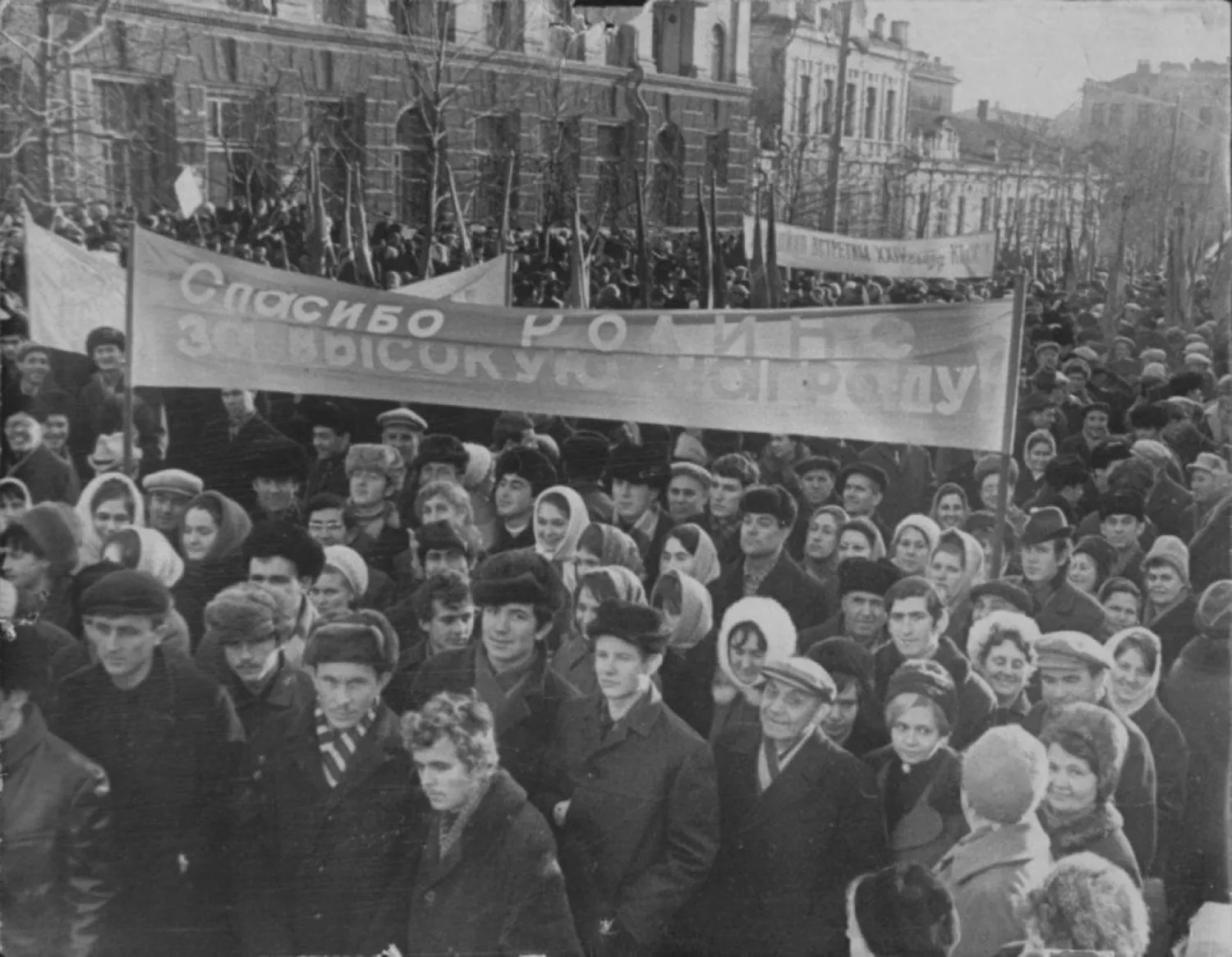 Колона на фініш перед виходом на площу, фото: Південна Україна крізь віки