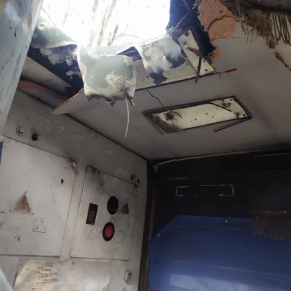 Росіяни вдарили дроном по тролейбусу в Херсоні. Фото: Херсонська ОВА