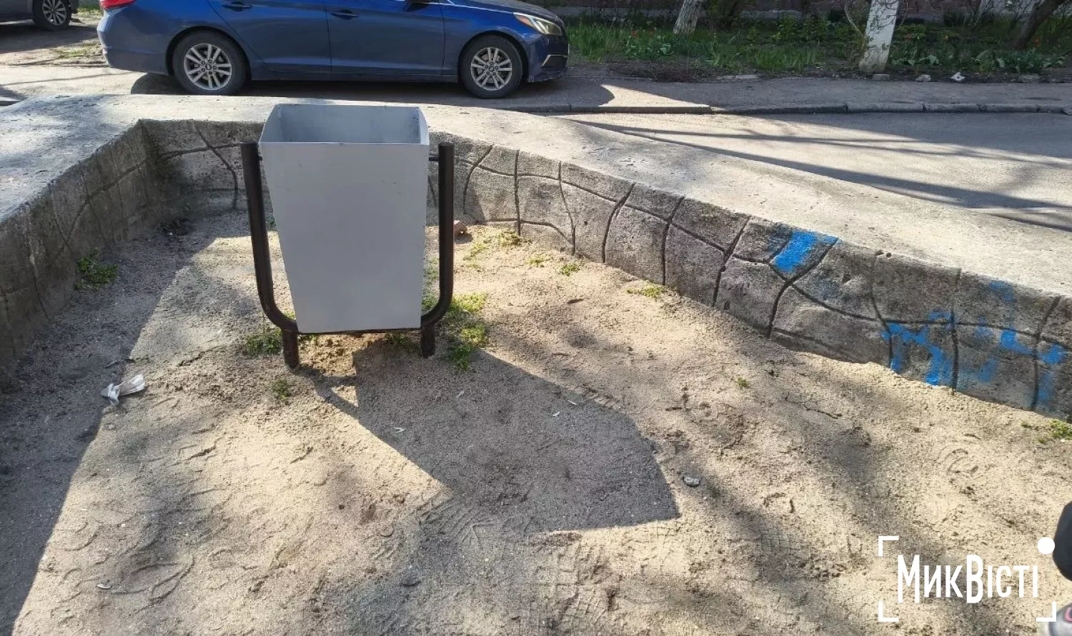 Оновлений дитячий майданчик на Колодязній. Фото: МикВісті