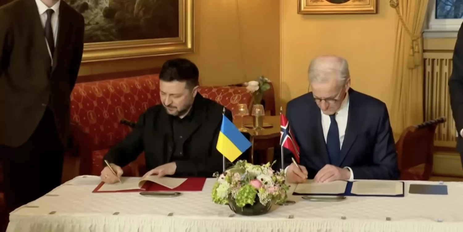 Скрин з відео пресконференції Володимира Зеленського і прем’єр-міністра Норвегії Йонаса Гар Стере в Осло