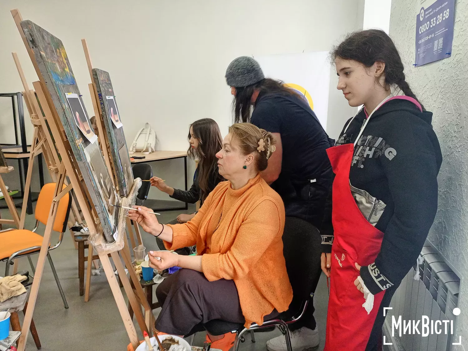 Шотландський художник проводить у Миколаєві арт-терапевтичні майстер-класи з живопису, фото Галина Сеннікова, НикВести